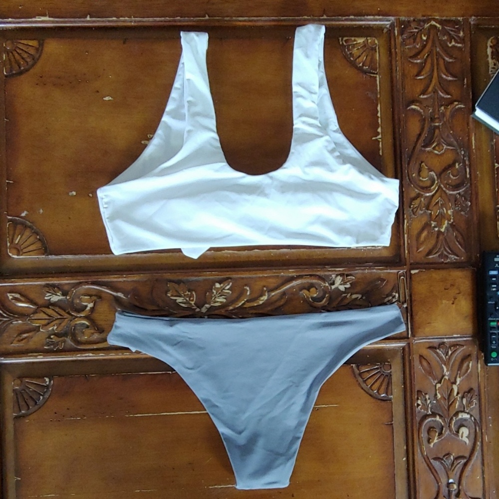 Bikini - Picture 4 of 4
